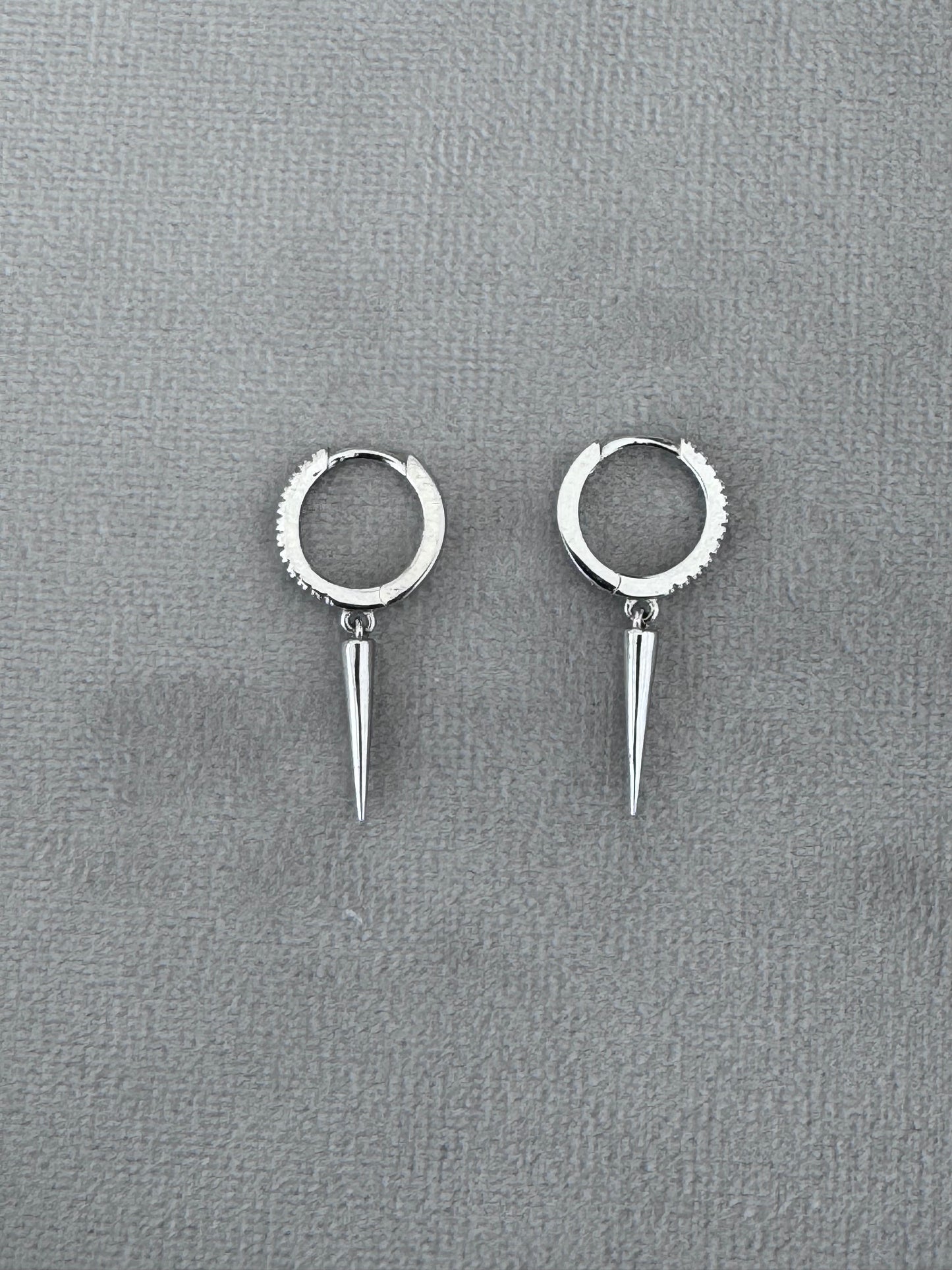 SPIKE HANGING HUGGIE GOLD