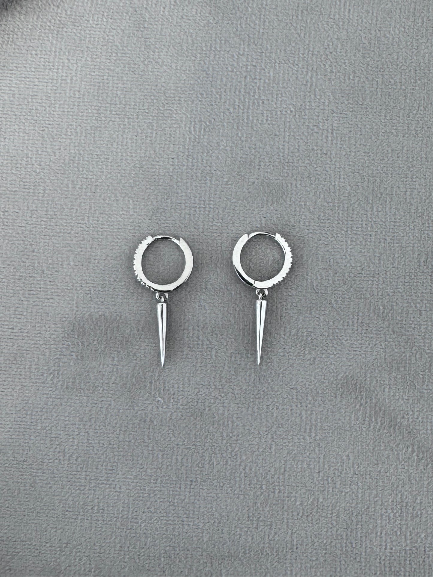 SPIKE HANGING HUGGIE GOLD